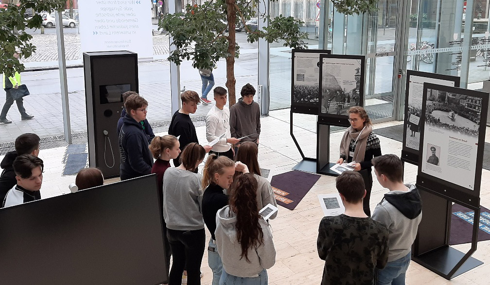 Ausstellung im Foyer der Bezirksregierung Münster.