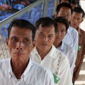 Cambodians arrive from all parts of the country to observe the tribunals. October 2012.